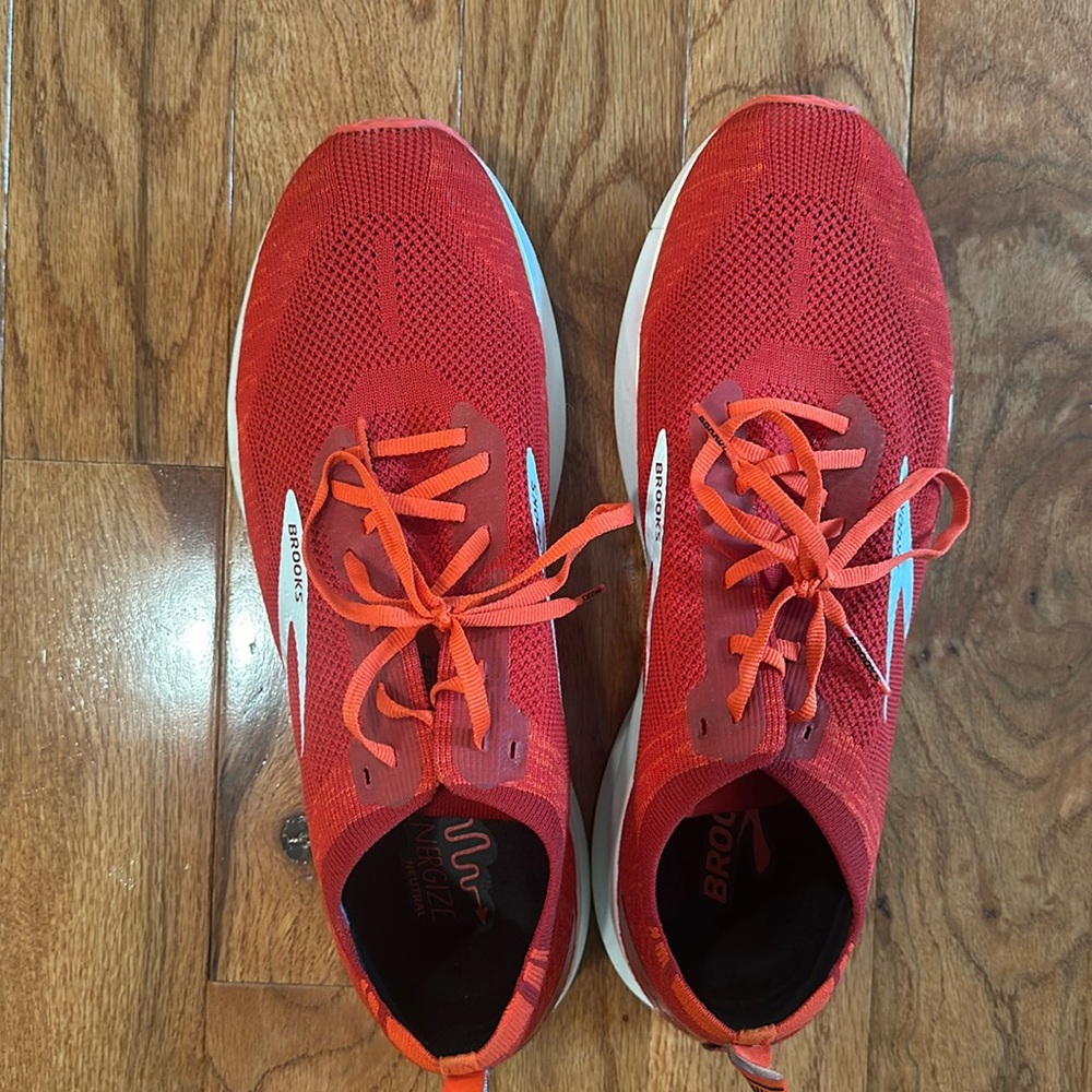 Red Brooks Levitate Men’s shoe - Size 13